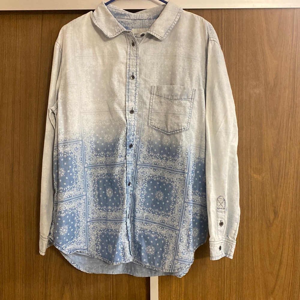 Women’s Denim Gradient Long Sleeved Button Down